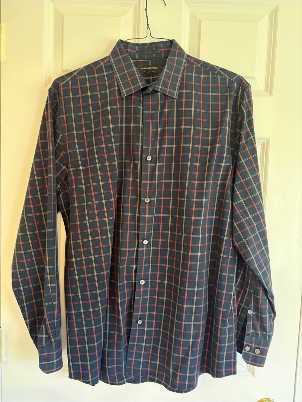 Banana Republic Navy and Red Plaid Men's Button-Down Shirt